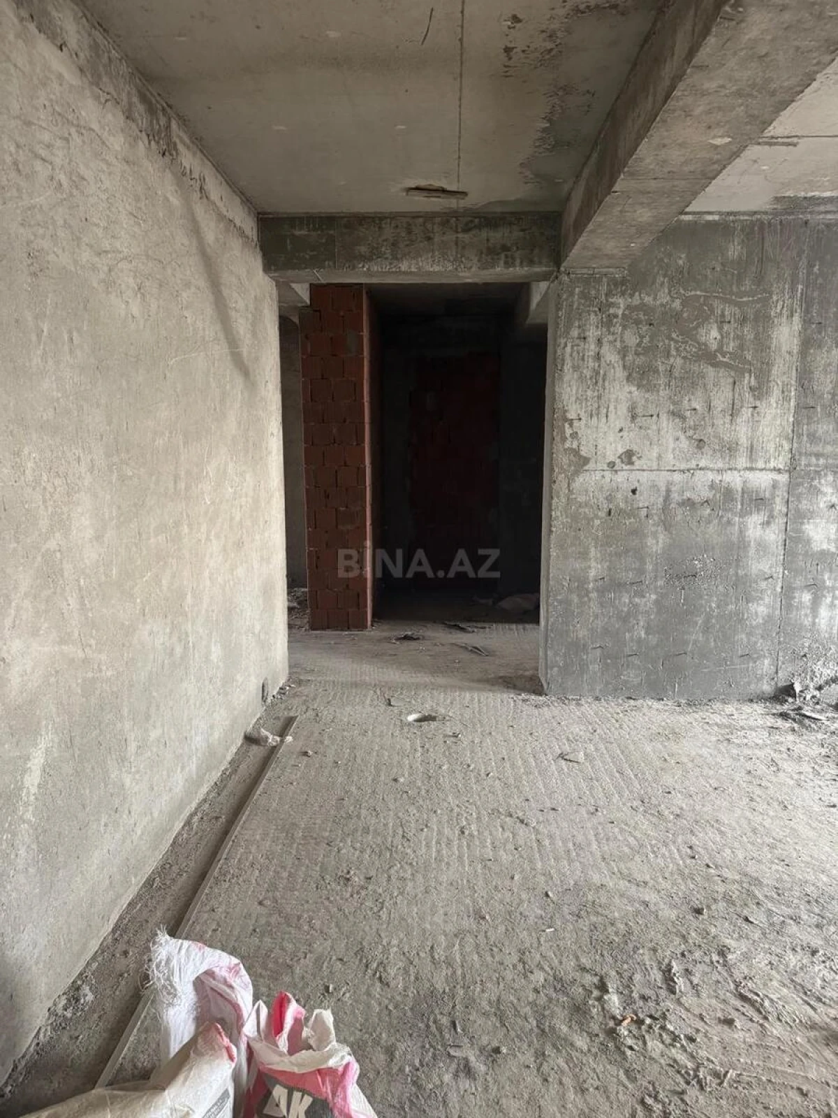 Satılır 3 otaqlı mənzil 140.5 m²