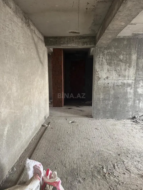 Satılır 3 otaqlı mənzil 140.5 m²
