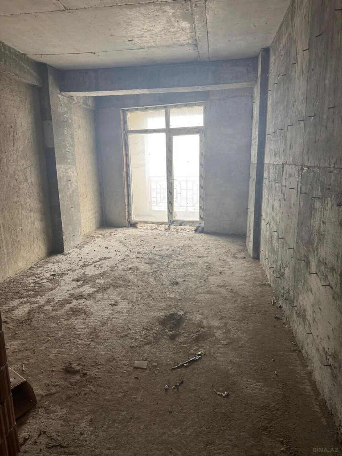 Satılır 3 otaqlı mənzil 140.5 m²