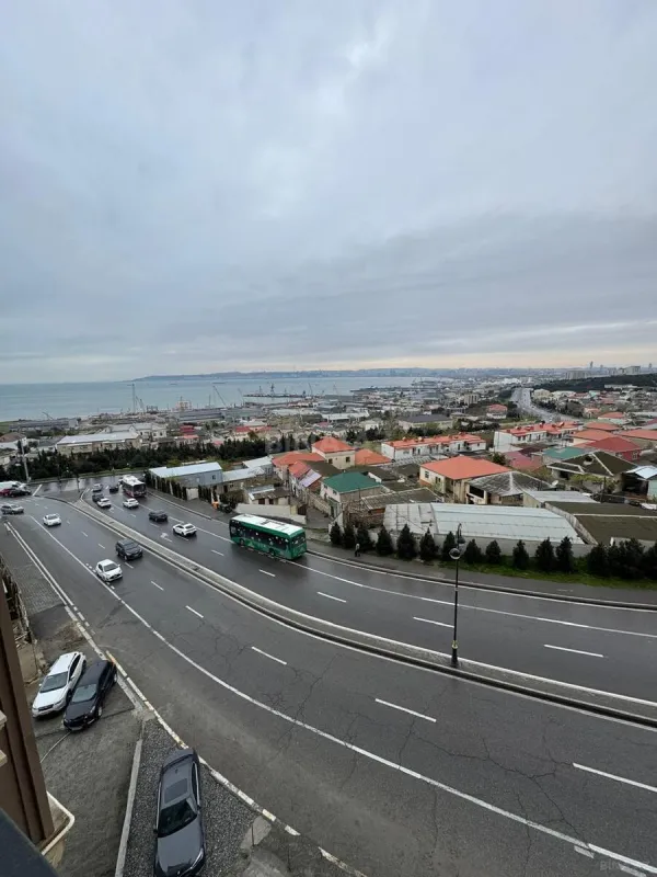 Satılır 3 otaqlı mənzil 140.5 m²