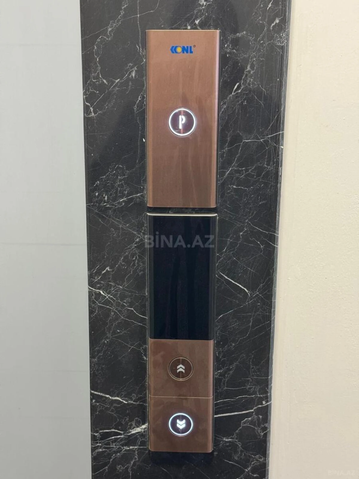 Satılır 3 otaqlı mənzil 140.5 m²