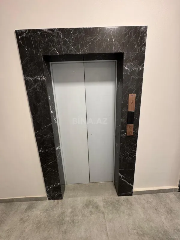 Satılır 3 otaqlı mənzil 140.5 m²