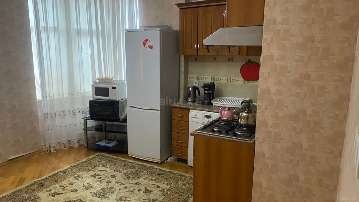 Kirayə verilir 2 otaqlı mənzil 98 m²