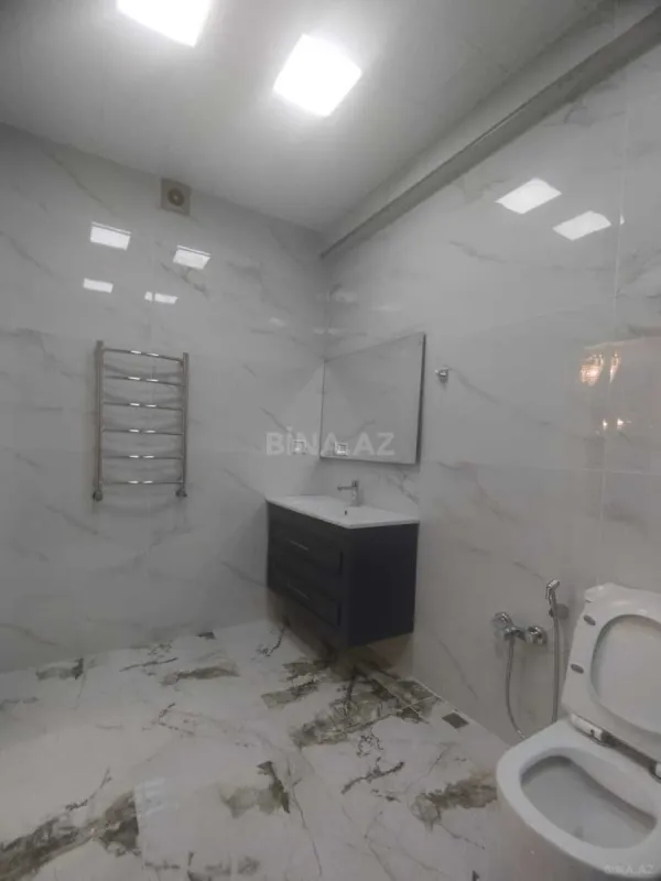 Satılır 4 otaqlı mənzil 215 m²