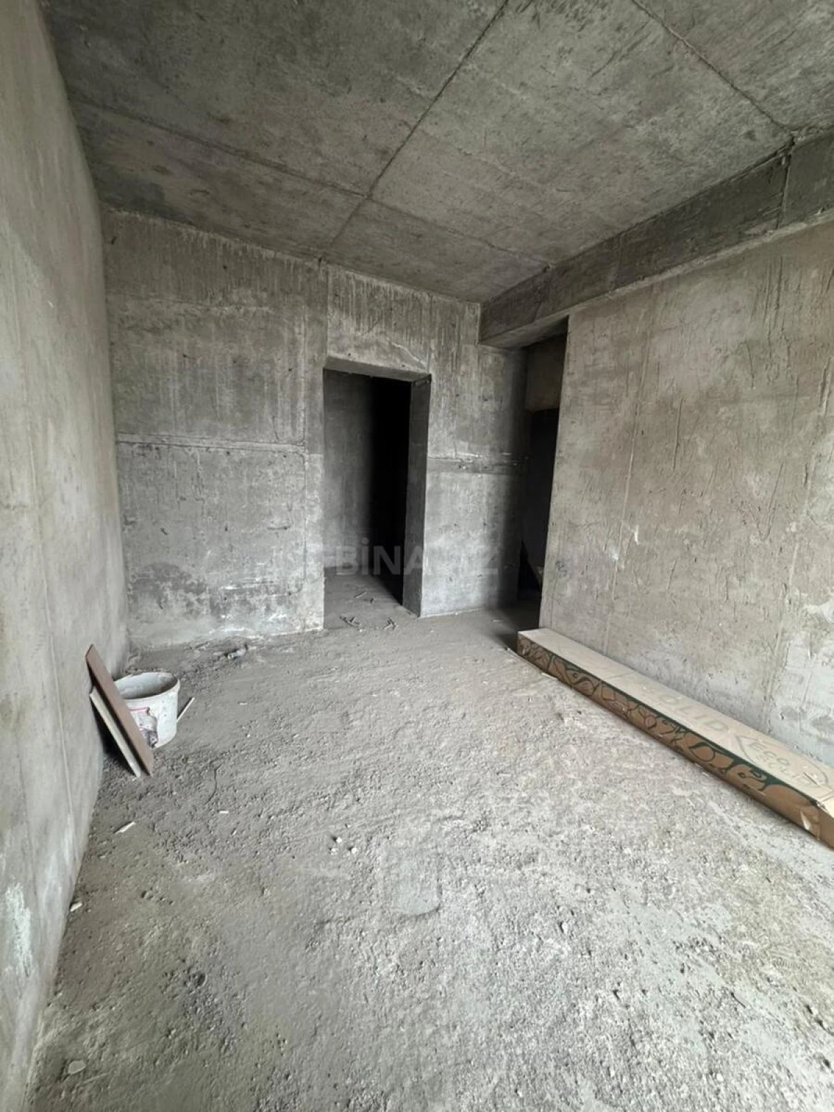 Satılır 3 otaqlı mənzil 105.9 m²
