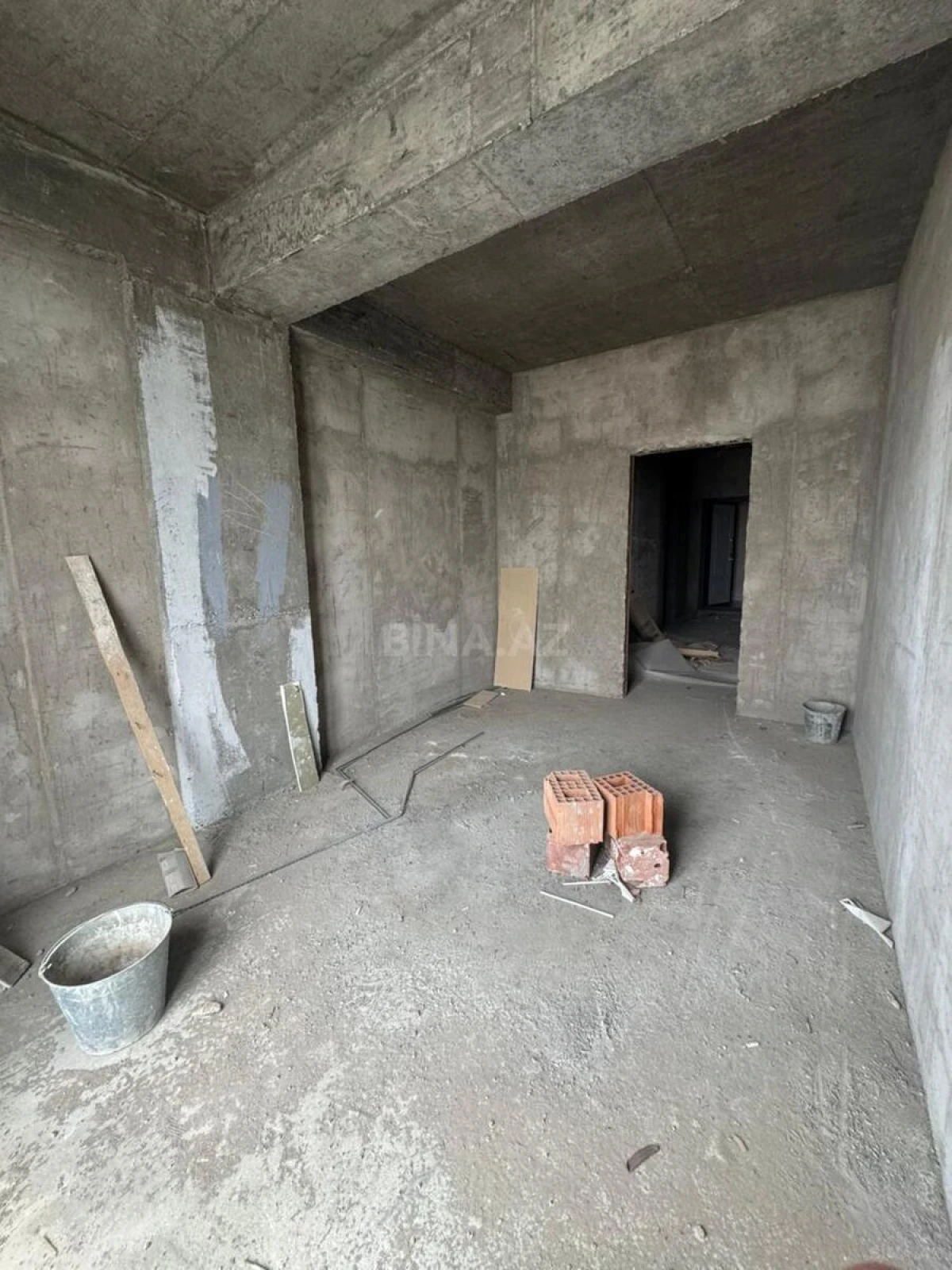 Satılır 3 otaqlı mənzil 105.9 m²