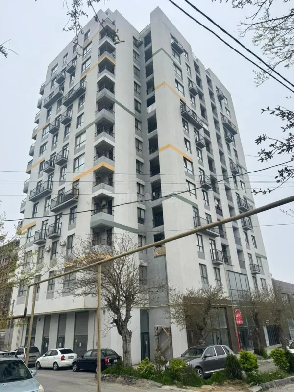 Satılır 3 otaqlı mənzil 105.9 m²