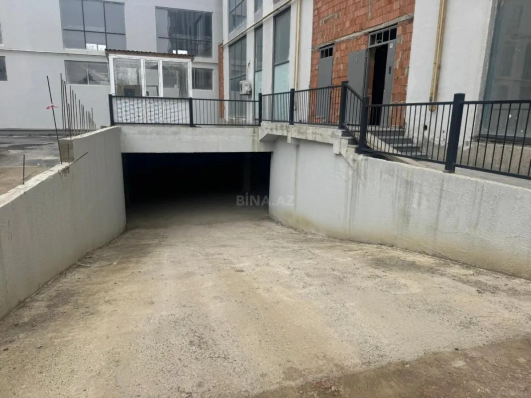 Satılır 3 otaqlı mənzil 105.9 m²