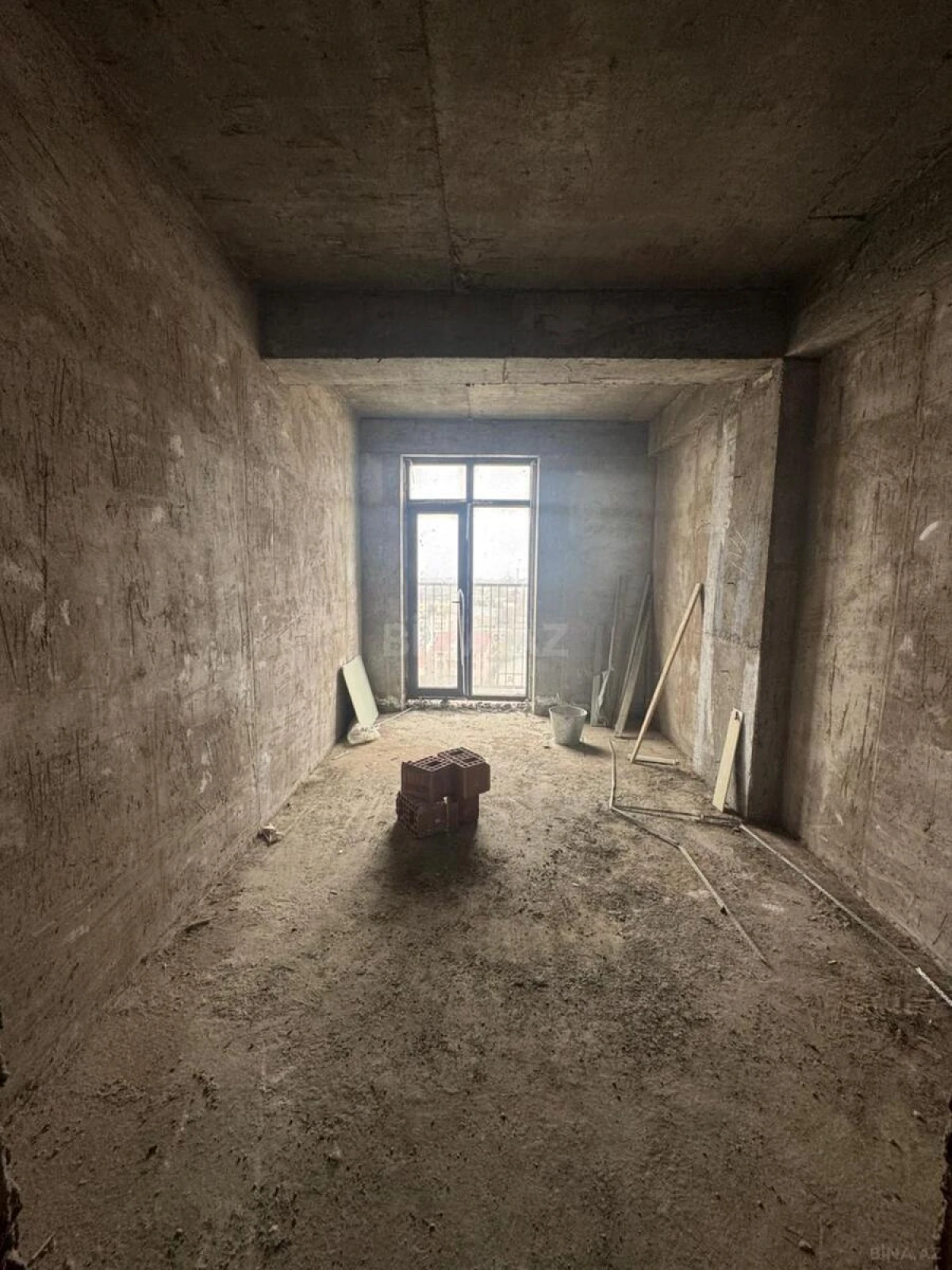 Satılır 3 otaqlı mənzil 105.9 m²