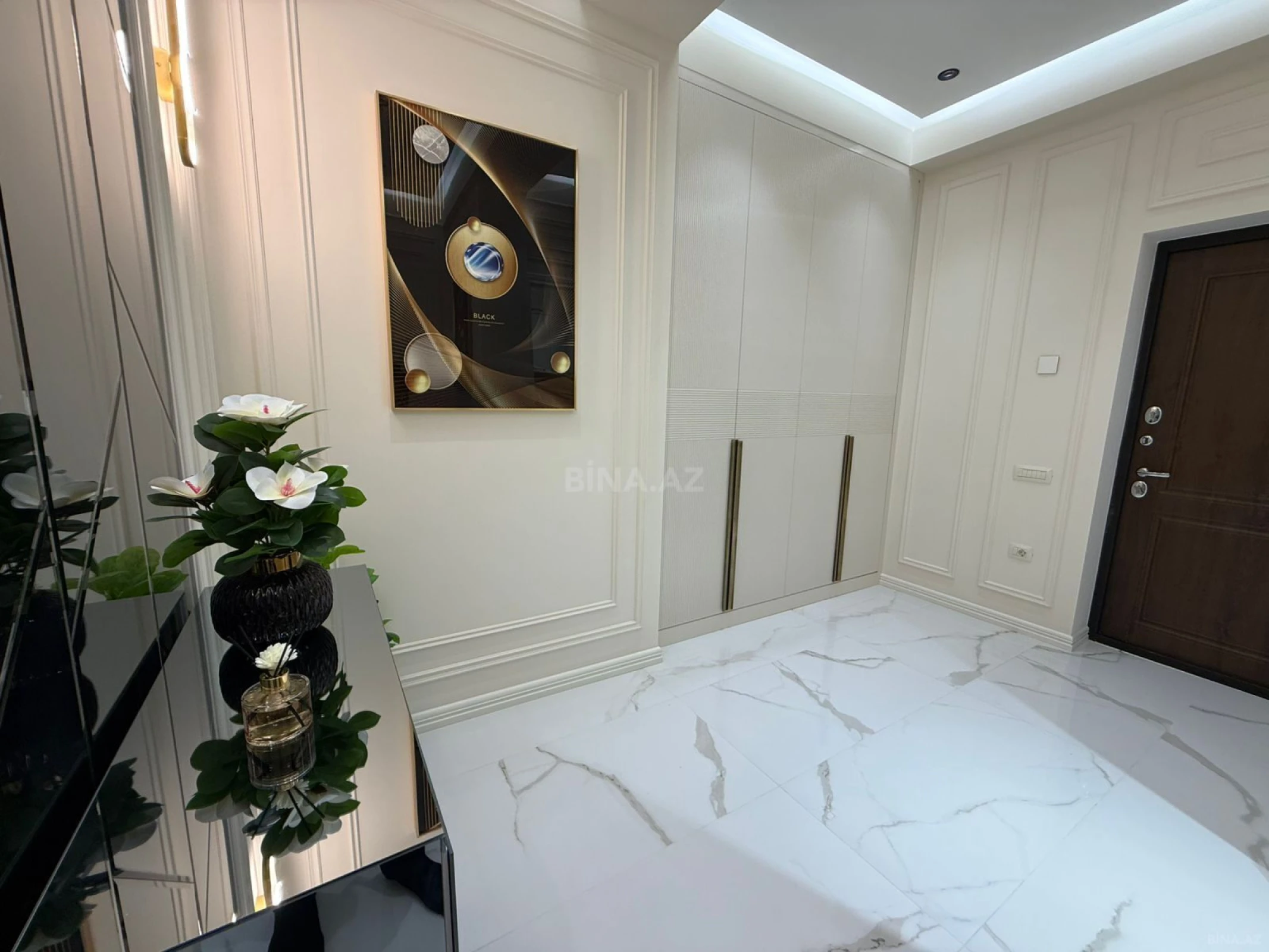 Satılır 2 otaqlı mənzil 67 m²