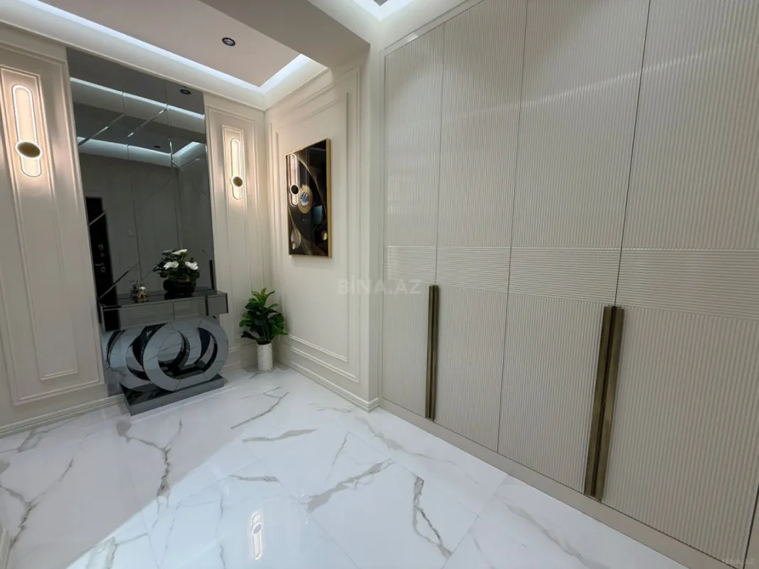 Satılır 2 otaqlı mənzil 67 m²