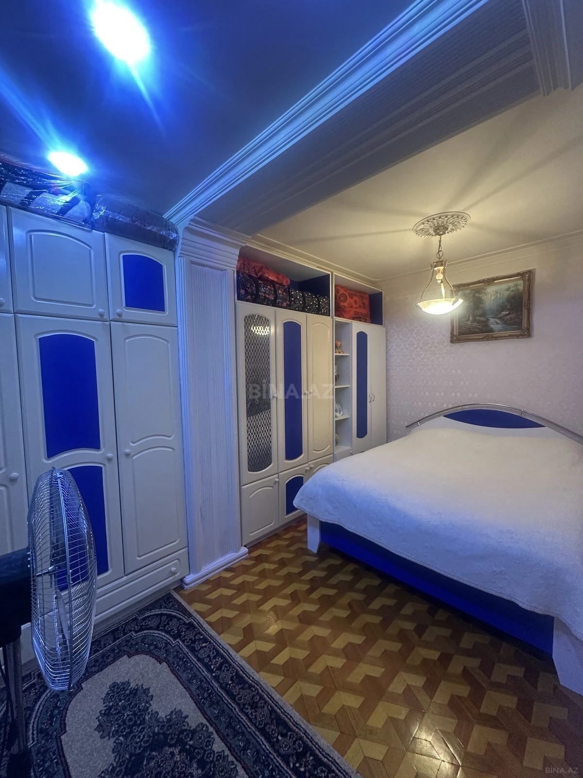 Satılır 5 otaqlı mənzil 145 m²