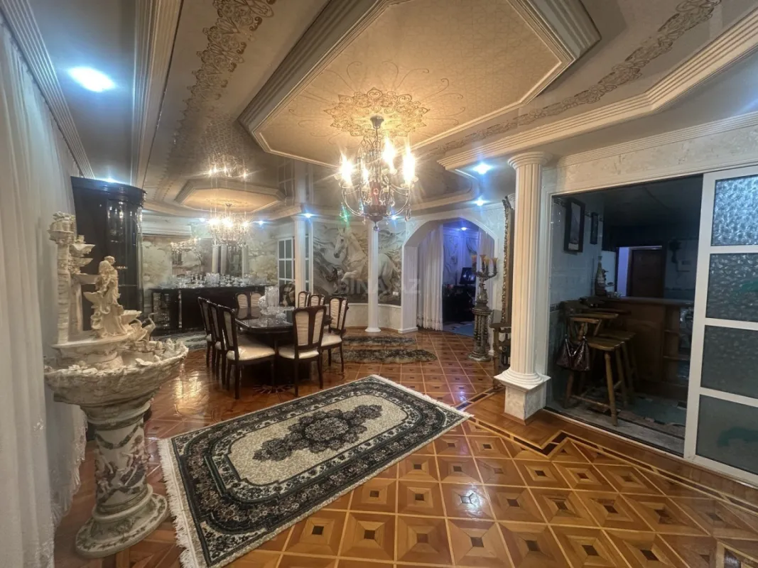 Satılır 5 otaqlı mənzil 145 m²