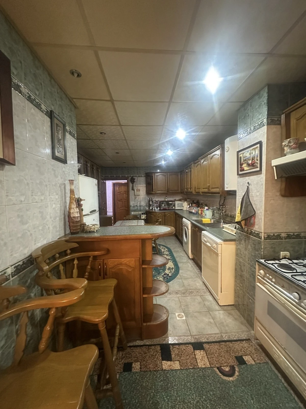 Satılır 5 otaqlı mənzil 145 m²