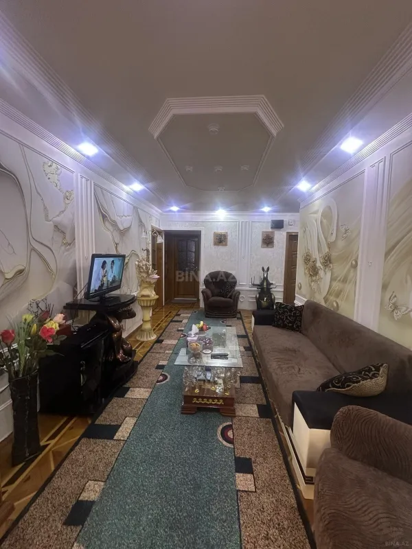 Satılır 5 otaqlı mənzil 145 m²