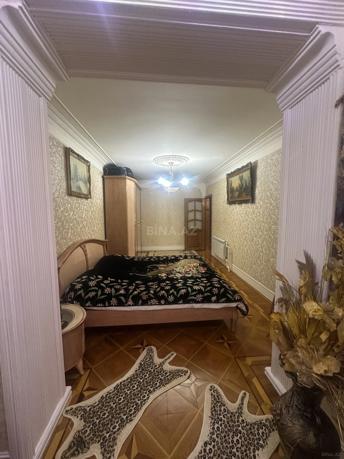 Satılır 5 otaqlı mənzil 145 m²