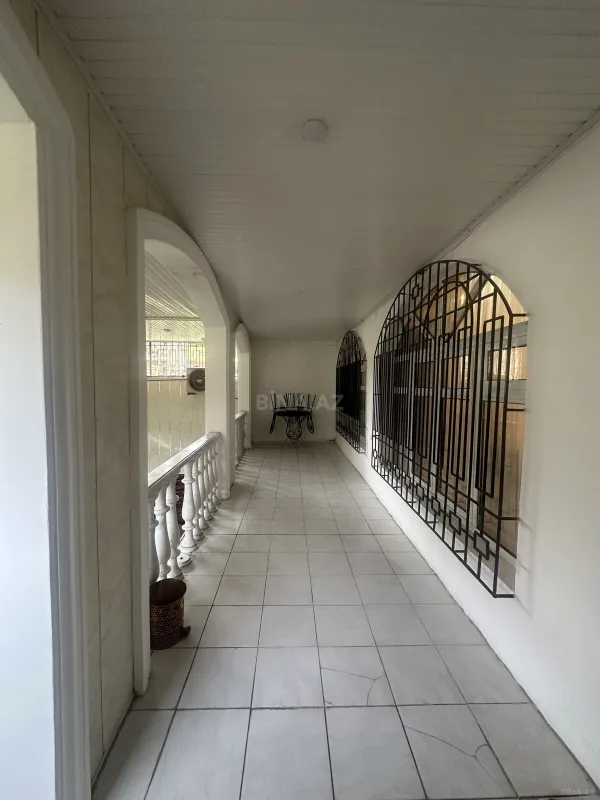 Satılır 5 otaqlı mənzil 145 m²