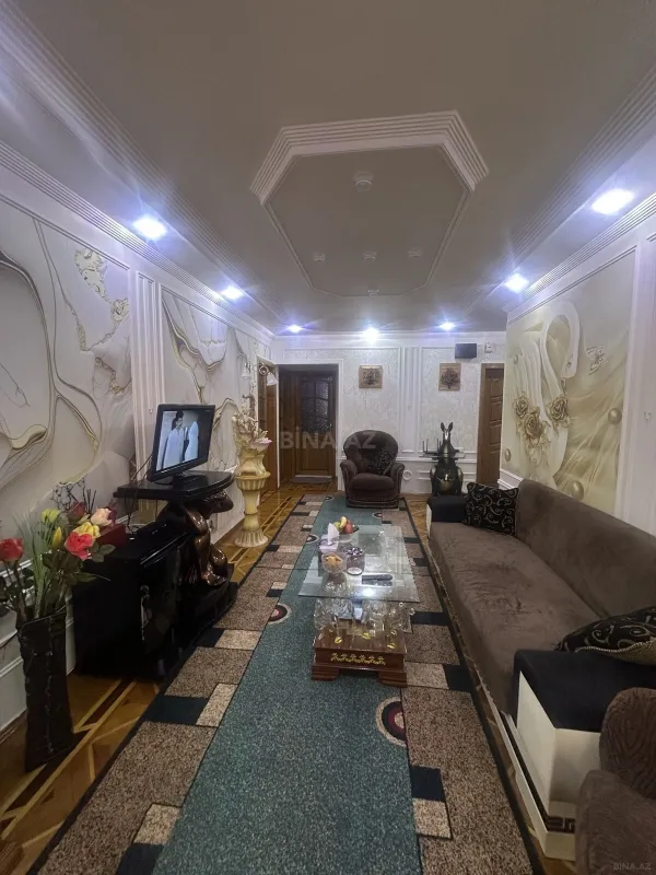 Satılır 5 otaqlı mənzil 145 m²