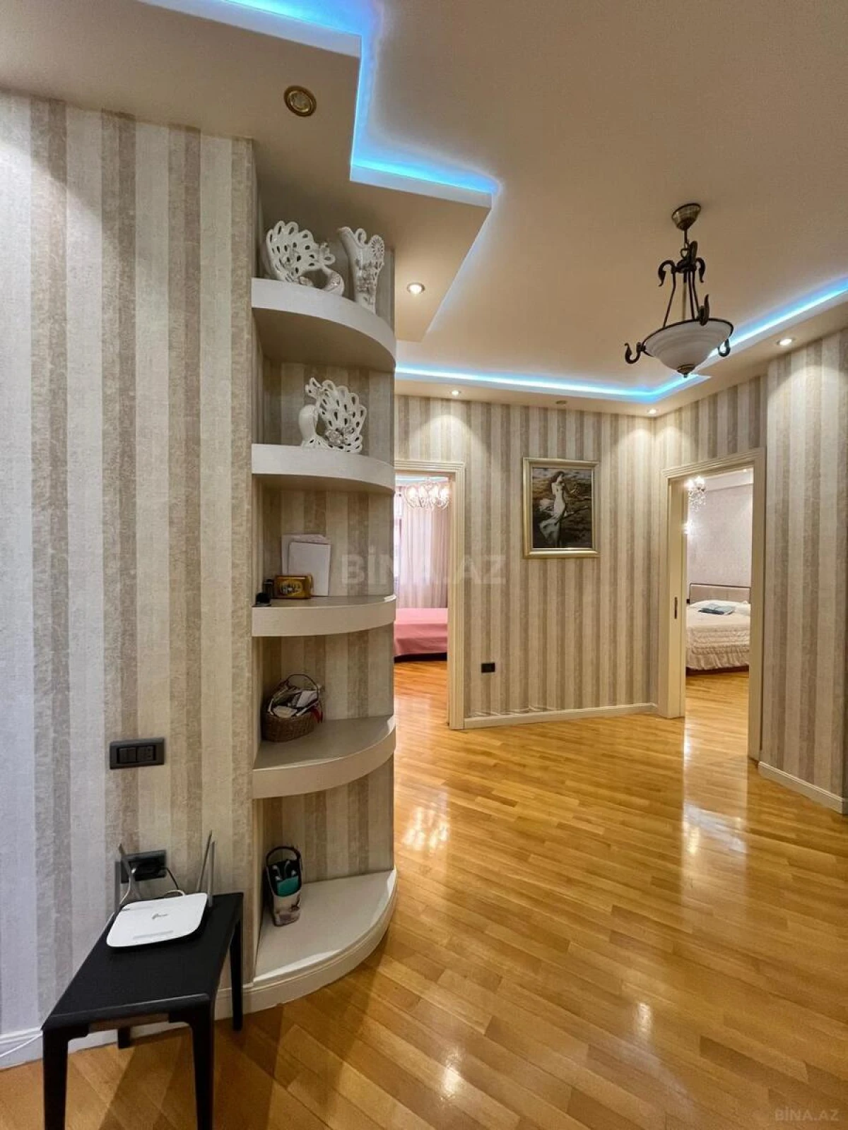 Kirayə verilir 4 otaqlı mənzil 200 m²