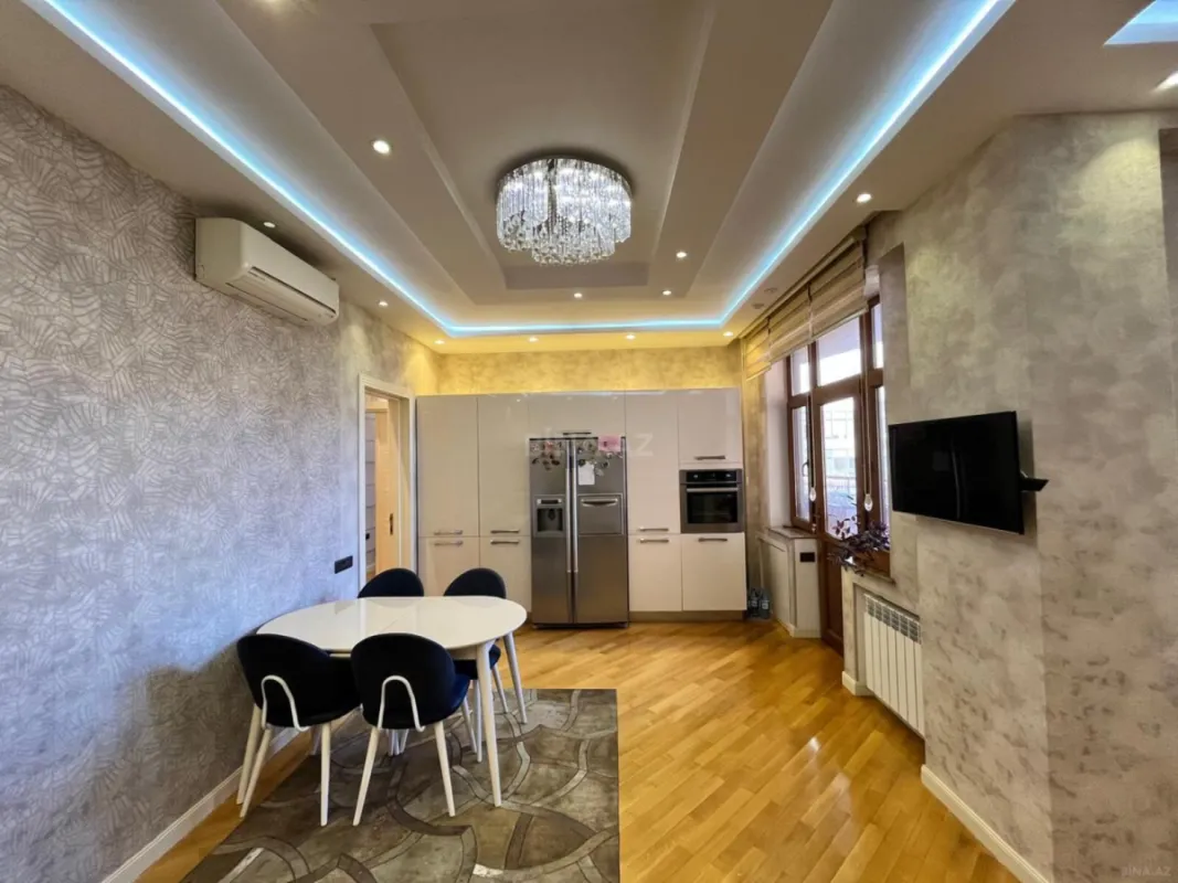 Kirayə verilir 4 otaqlı mənzil 200 m²