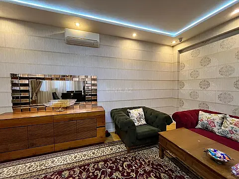 Kirayə verilir 4 otaqlı mənzil 200 m²