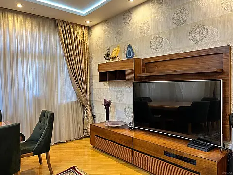 Kirayə verilir 4 otaqlı mənzil 200 m²