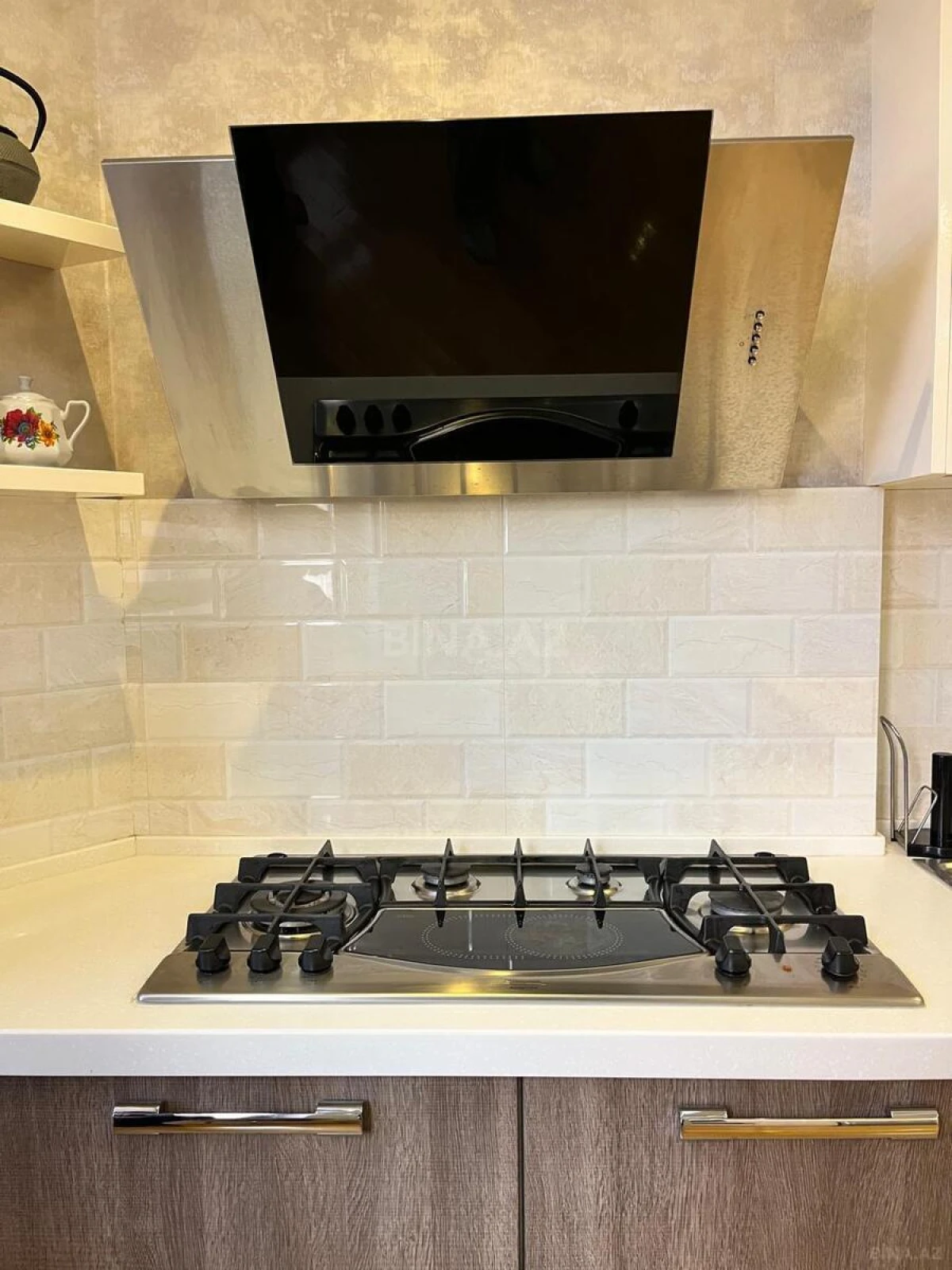 Kirayə verilir 4 otaqlı mənzil 200 m²