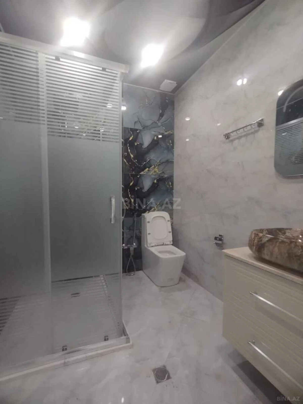 Satılır 3 otaqlı mənzil 96 m²