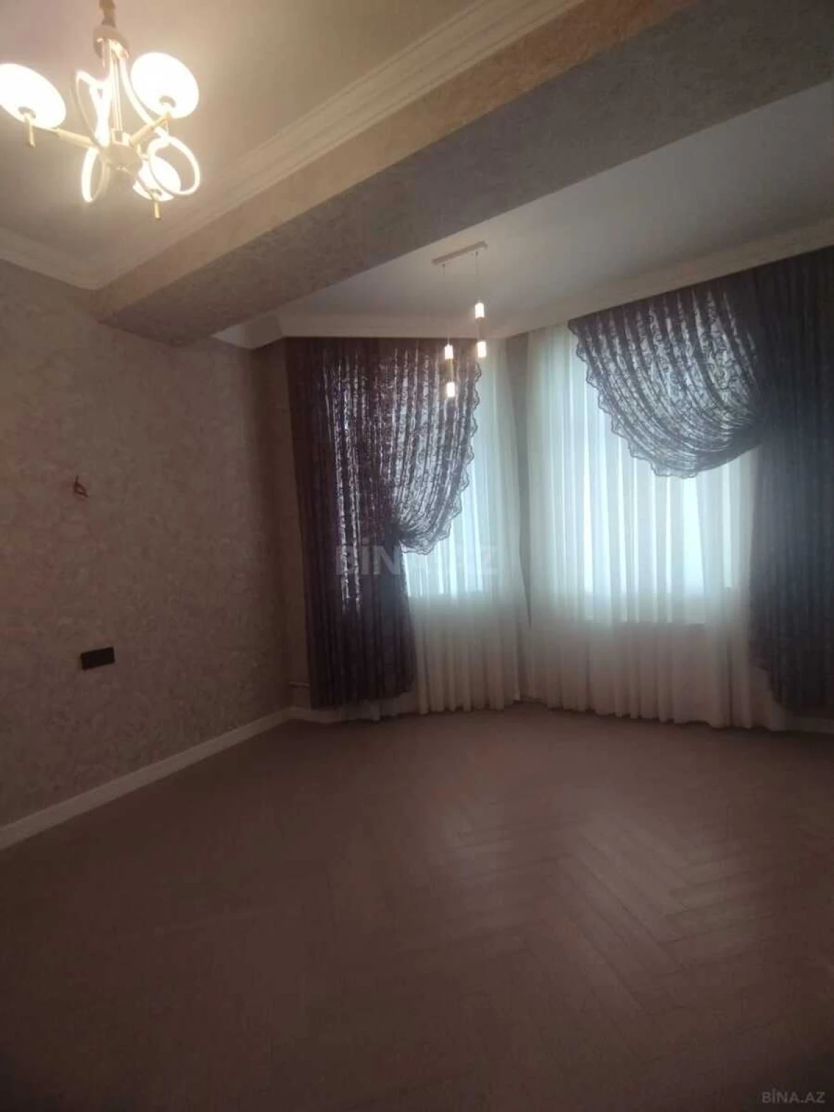 Satılır 3 otaqlı mənzil 96 m²