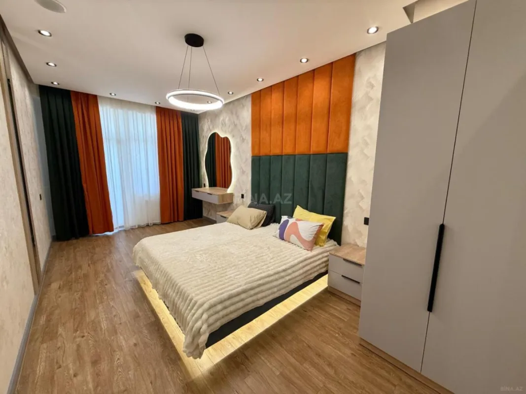 Satılır 2 otaqlı mənzil 77 m²