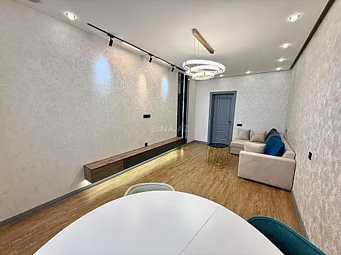 Satılır 2 otaqlı mənzil 77 m²