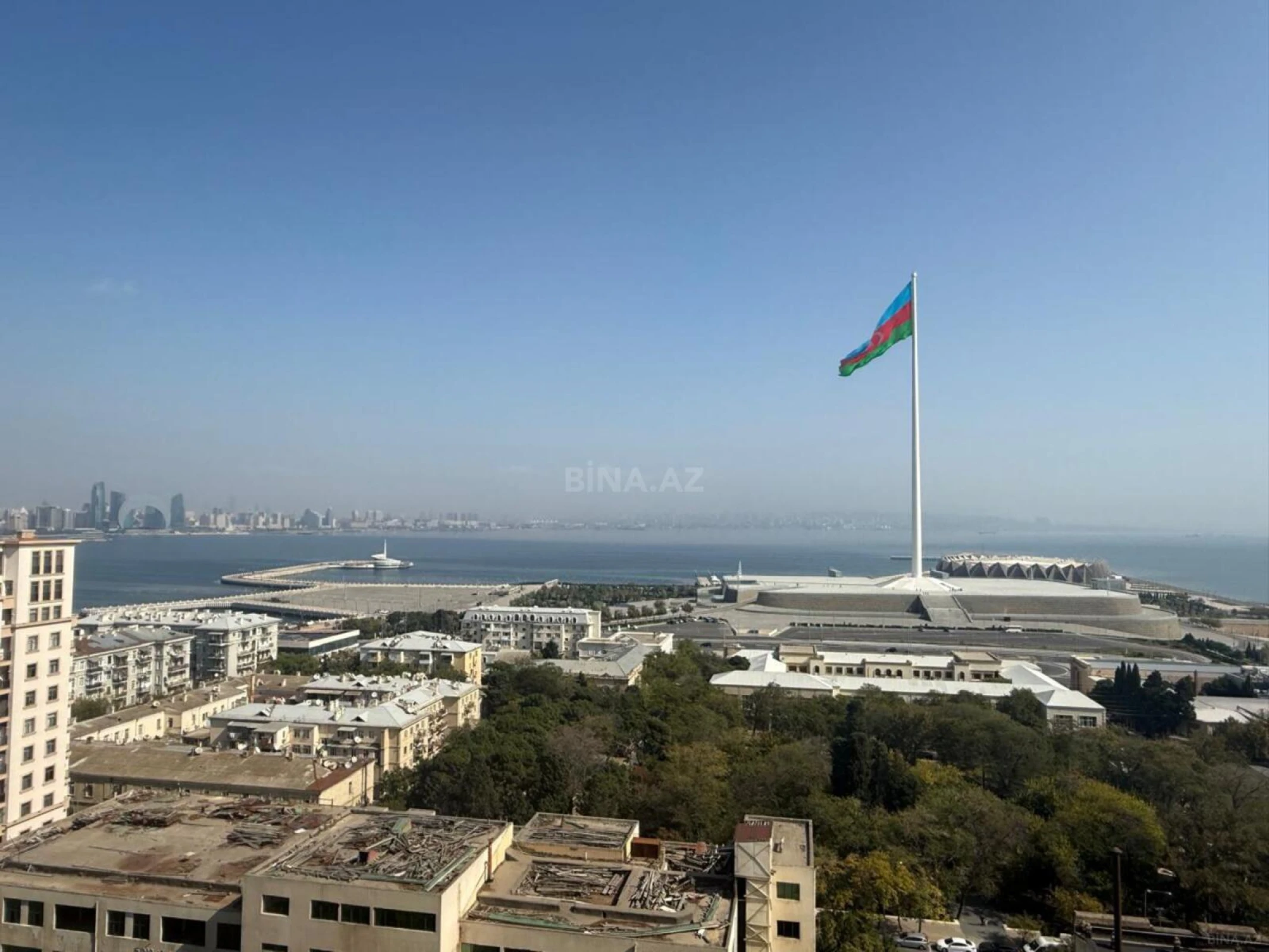 Satılır 2 otaqlı mənzil 77 m²