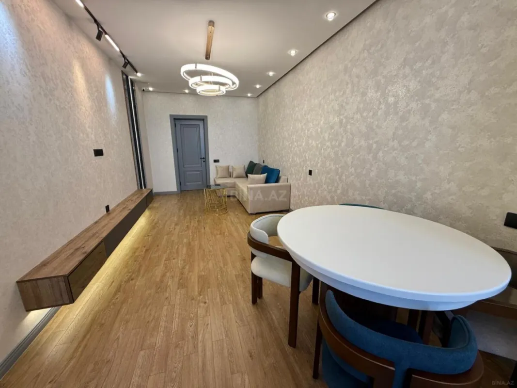 Satılır 2 otaqlı mənzil 77 m²