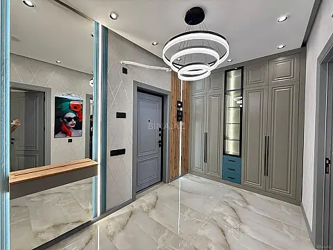 Satılır 2 otaqlı mənzil 77 m²