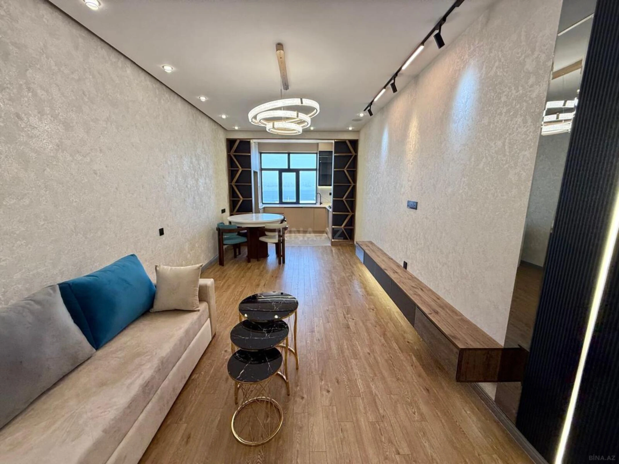 Satılır 2 otaqlı mənzil 77 m²