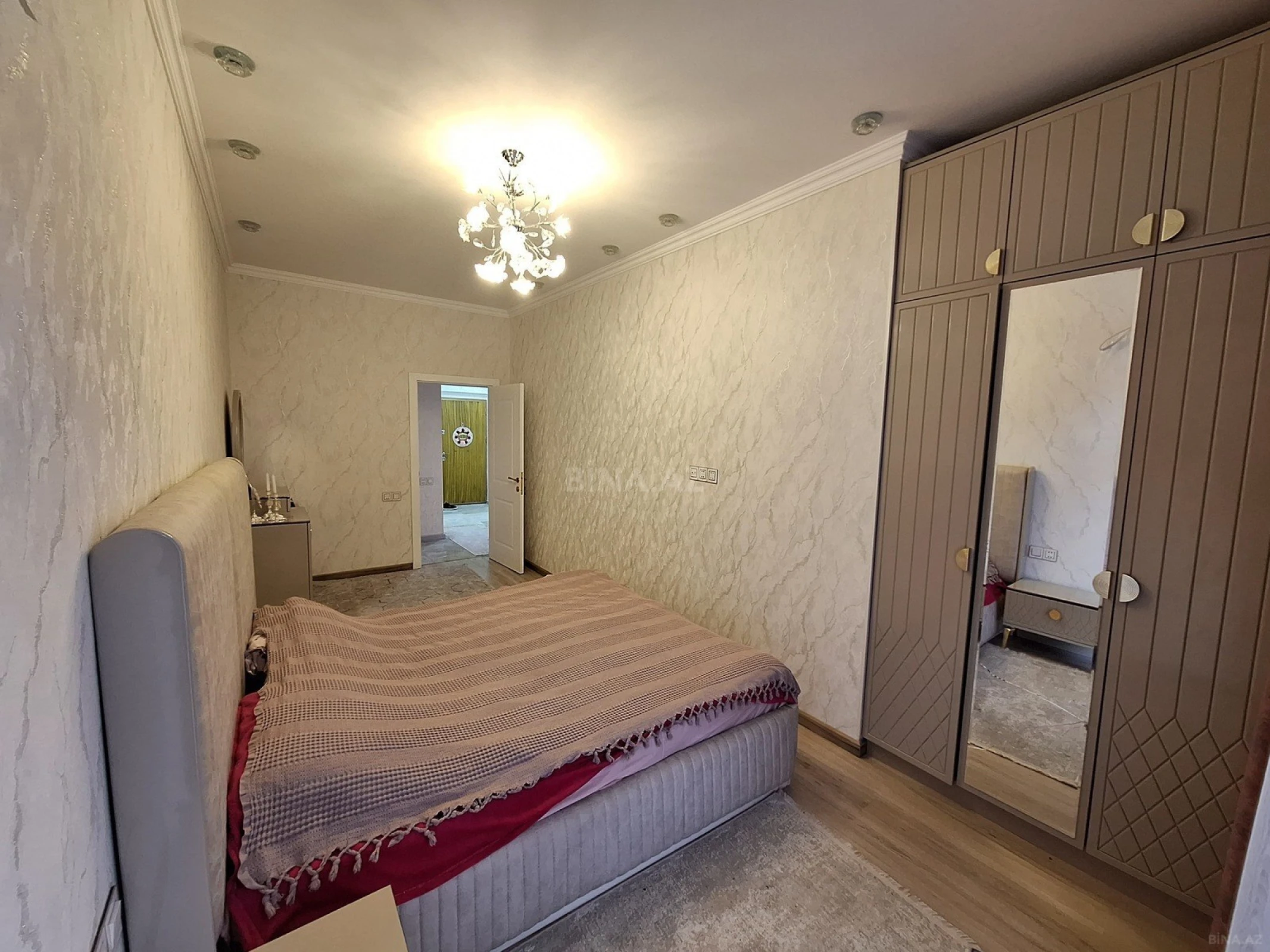 Satılır 2 otaqlı mənzil 85 m²