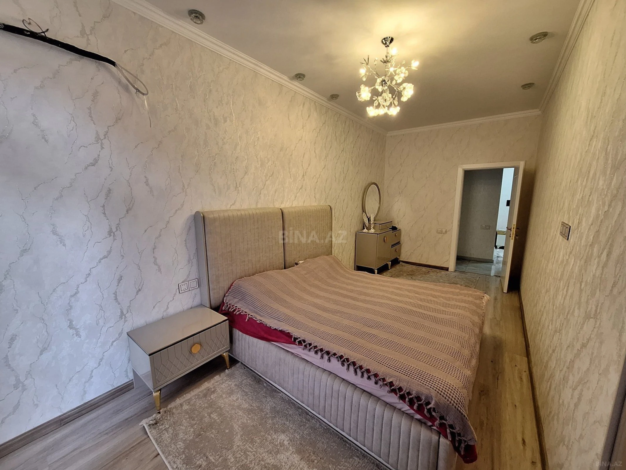 Satılır 2 otaqlı mənzil 85 m²