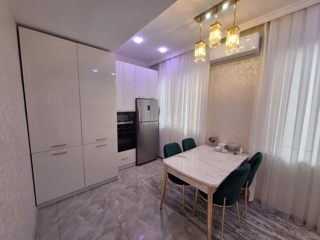 Satılır 2 otaqlı mənzil 85 m²