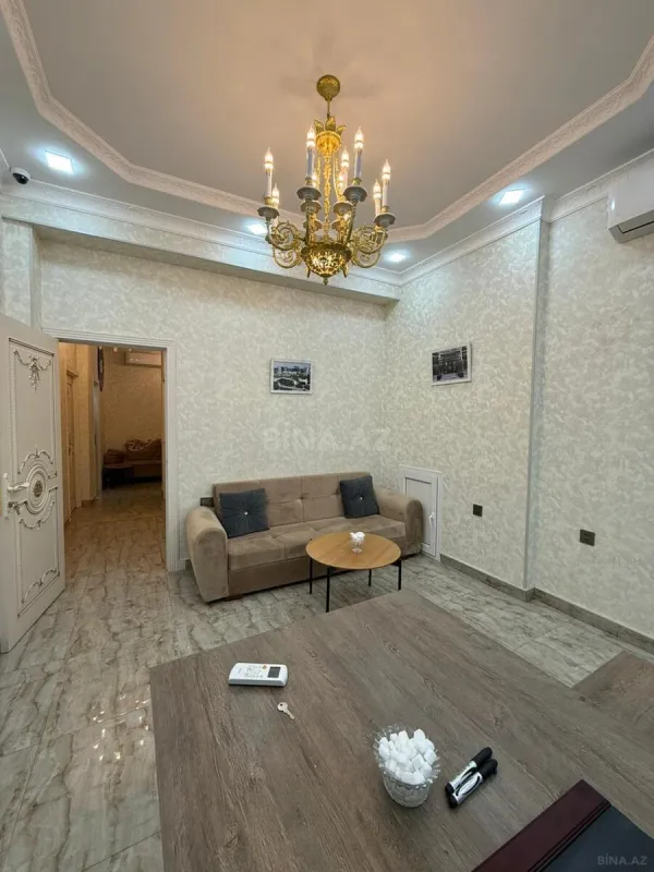 Satılır 5 otaqlı ofis 80 m²