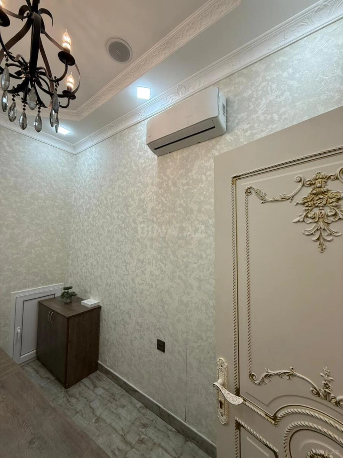 Satılır 5 otaqlı ofis 80 m²