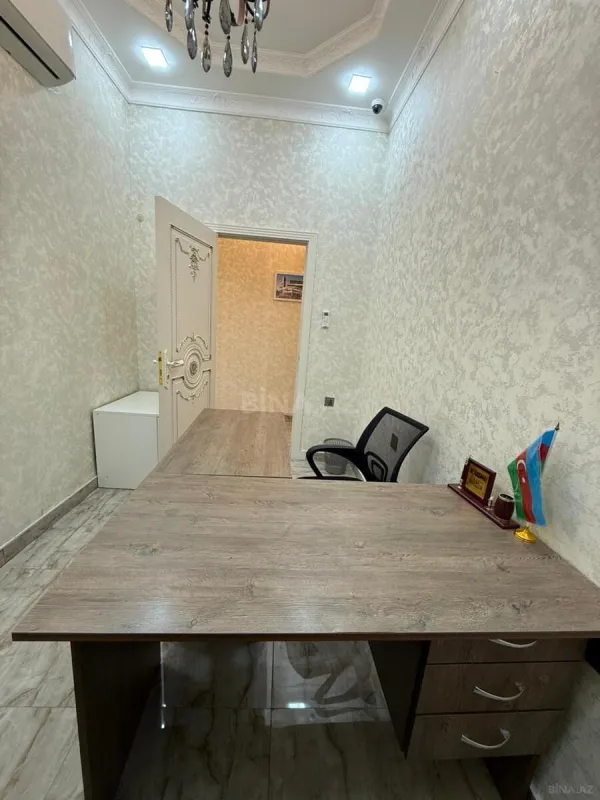 Satılır 5 otaqlı ofis 80 m²