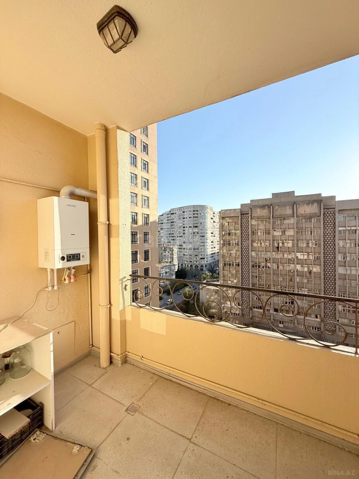 Kirayə verilir 2 otaqlı mənzil 68 m²