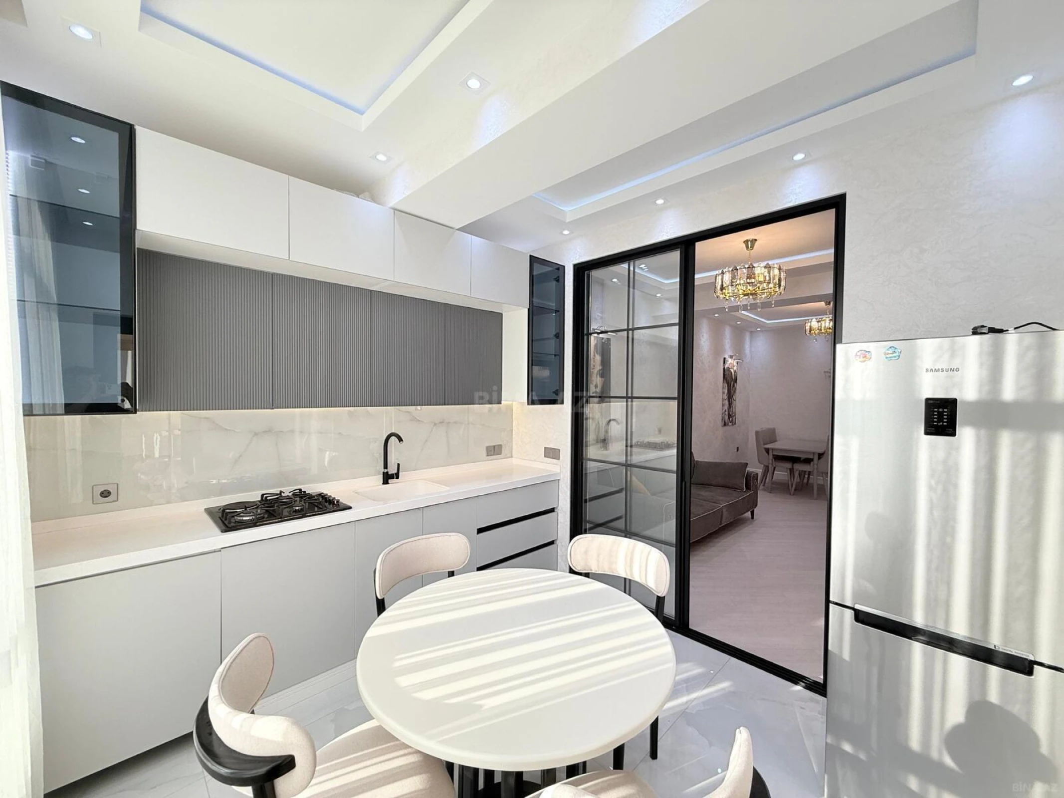 Kirayə verilir 2 otaqlı mənzil 68 m²