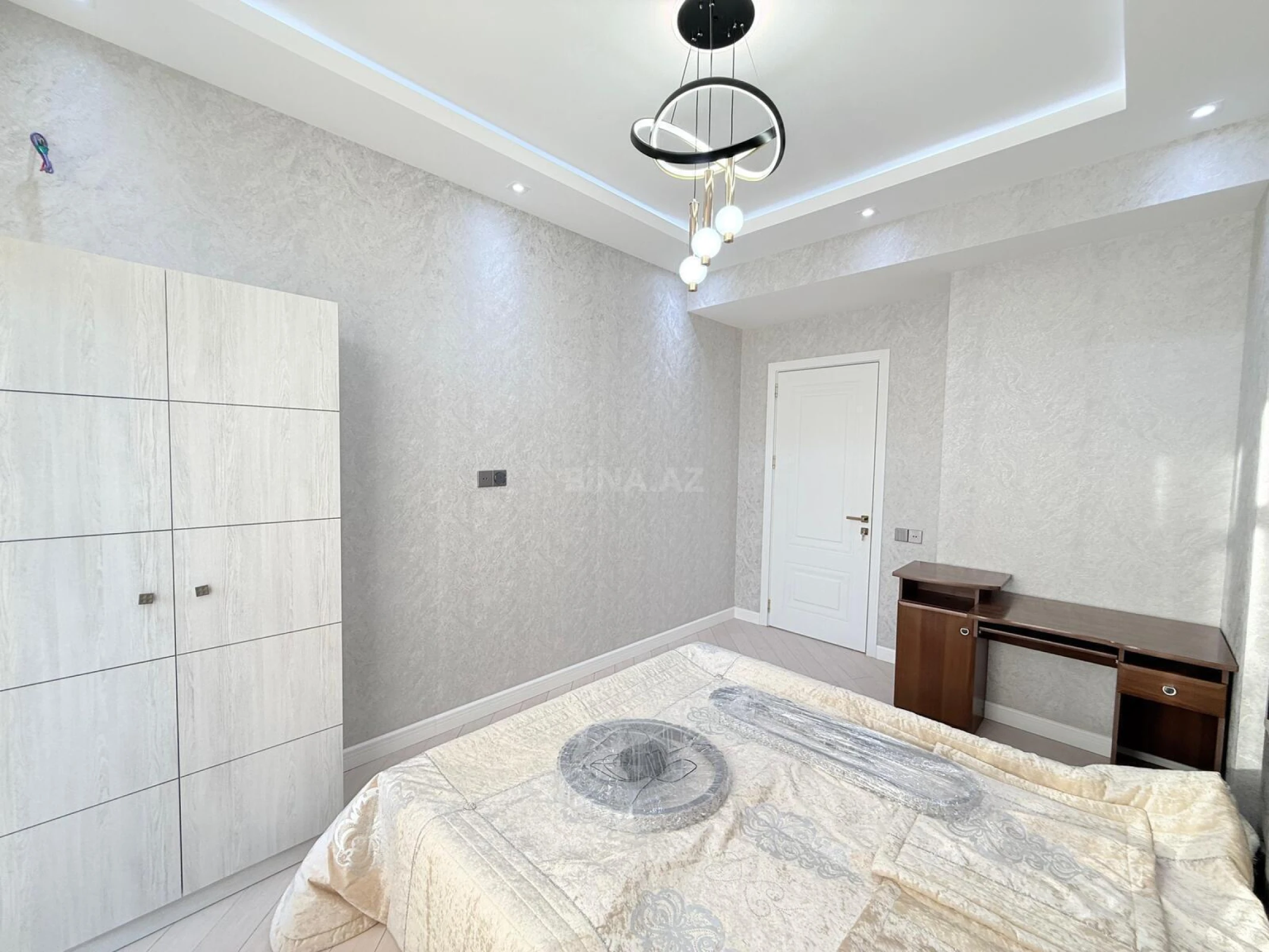 Kirayə verilir 2 otaqlı mənzil 68 m²
