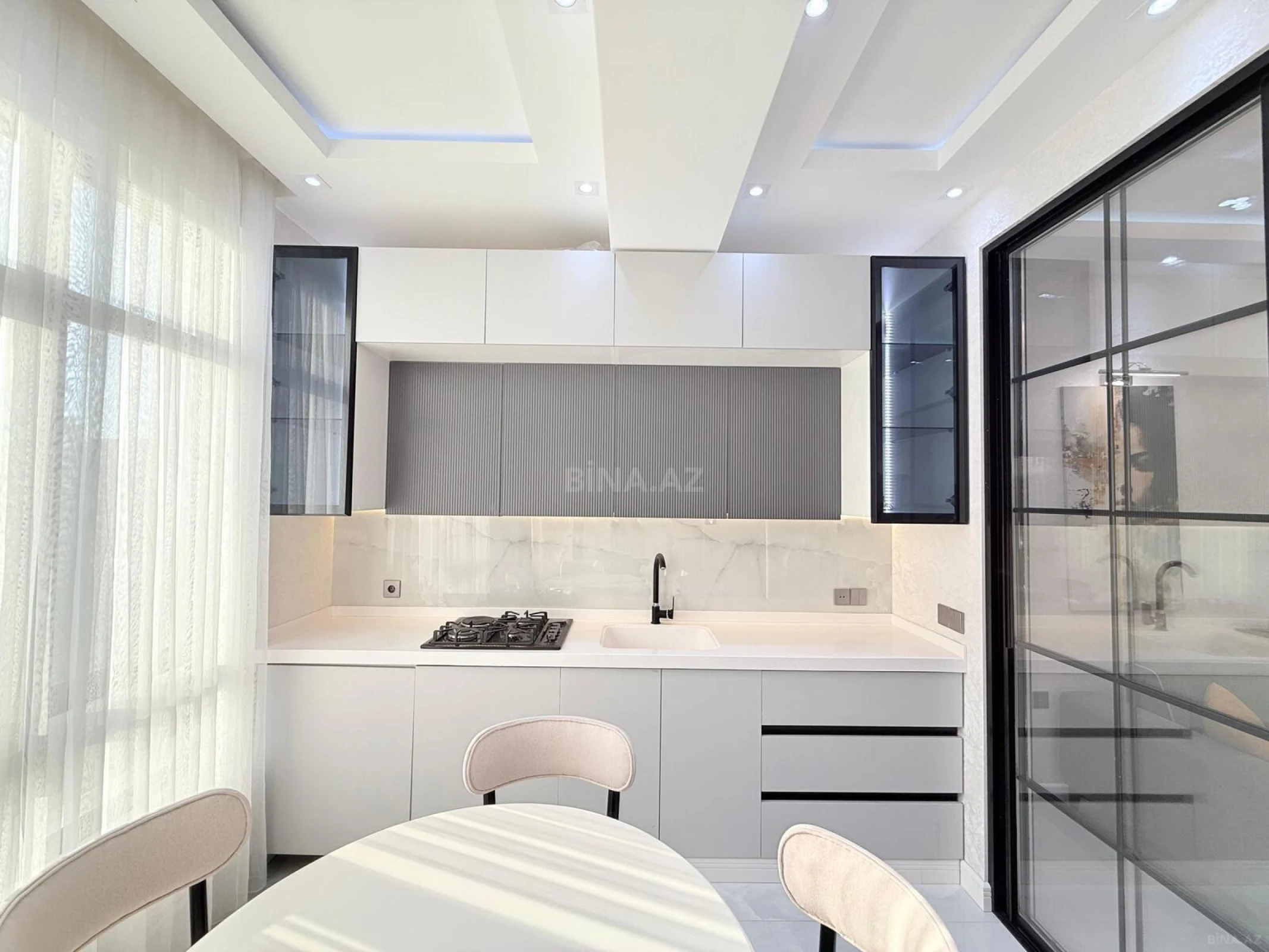 Kirayə verilir 2 otaqlı mənzil 68 m²