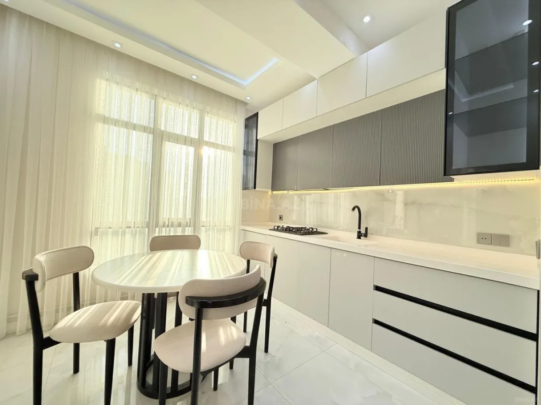 Kirayə verilir 2 otaqlı mənzil 68 m²