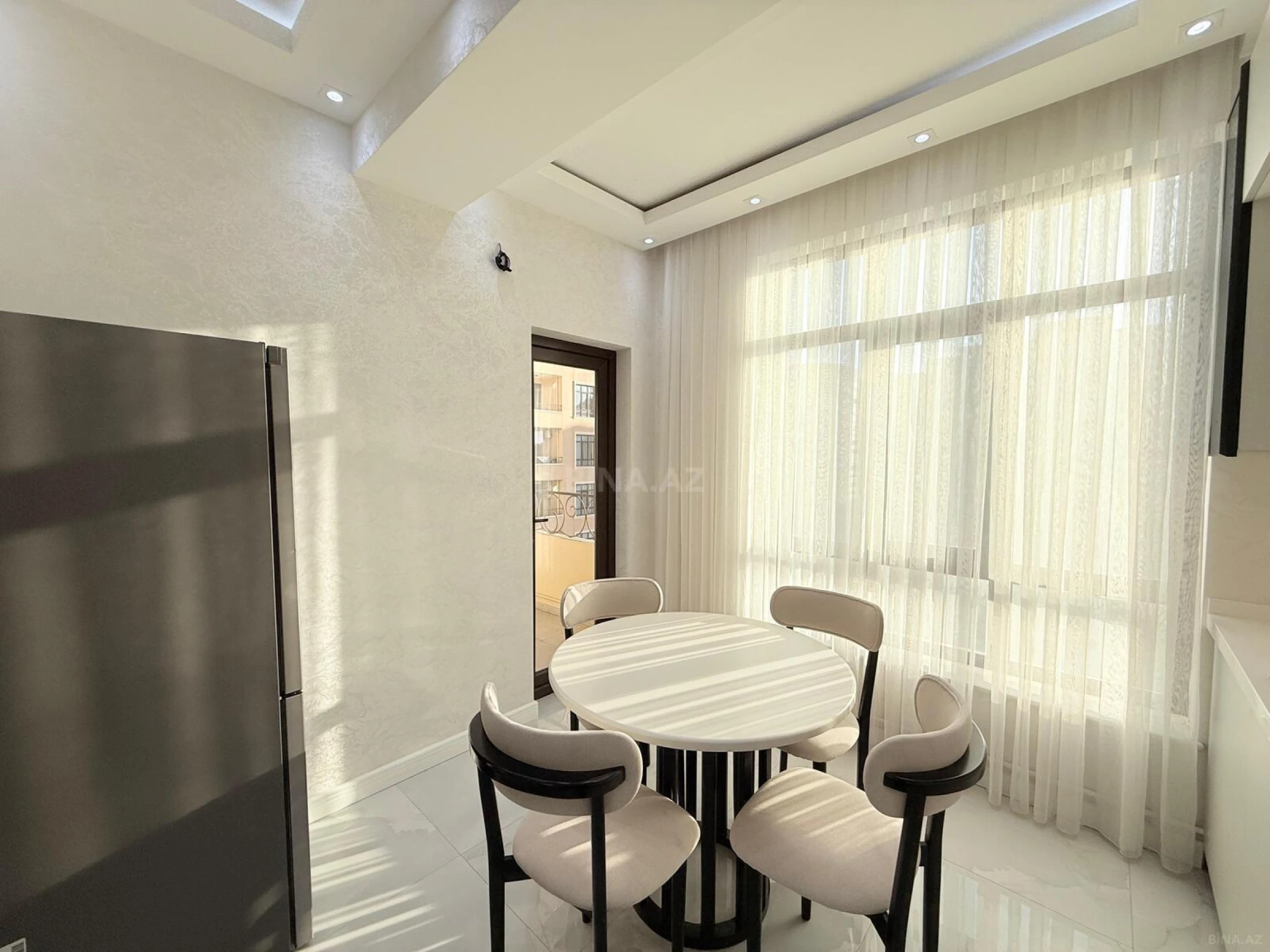 Kirayə verilir 2 otaqlı mənzil 68 m²