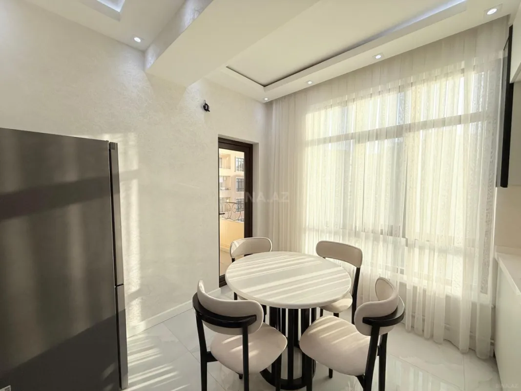 Kirayə verilir 2 otaqlı mənzil 68 m²