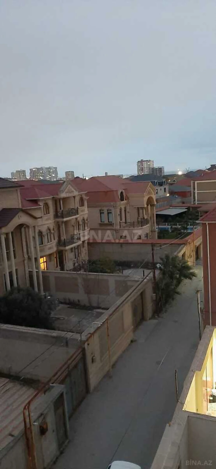 Satılır 8 otaqlı həyət evi 500 m²