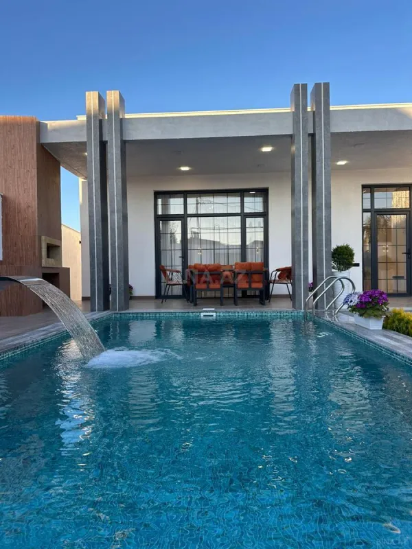 Satılır 4 otaqlı həyət evi 190 m²